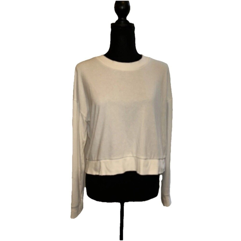 Forever 21 Medium White Pullover Long Sleeve Crew Neck Sweater